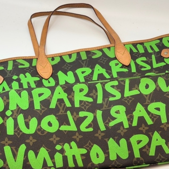 Louis Vuitton Handbags - Louis Vuitton GM LARGE Authentic Neverfull Tote Bag W New Restored Inner Lining